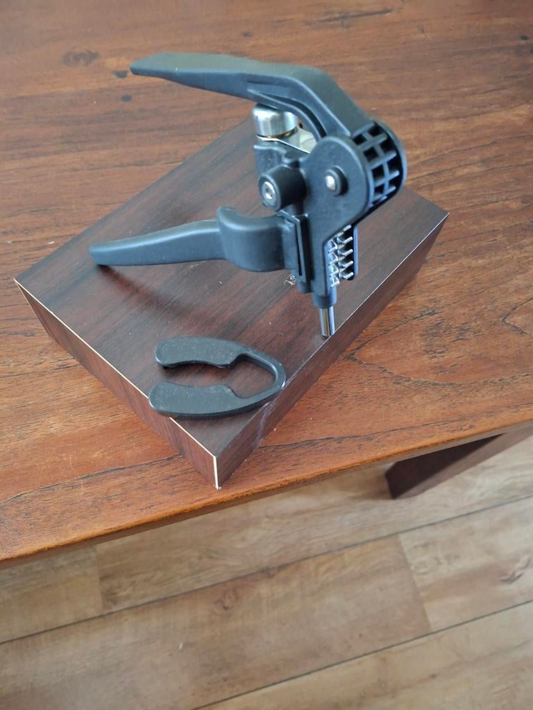 Vintage  wij opener  Laguiole  merk, Ophalen of Verzenden, Nieuw, Overige gebieden, Overige typen