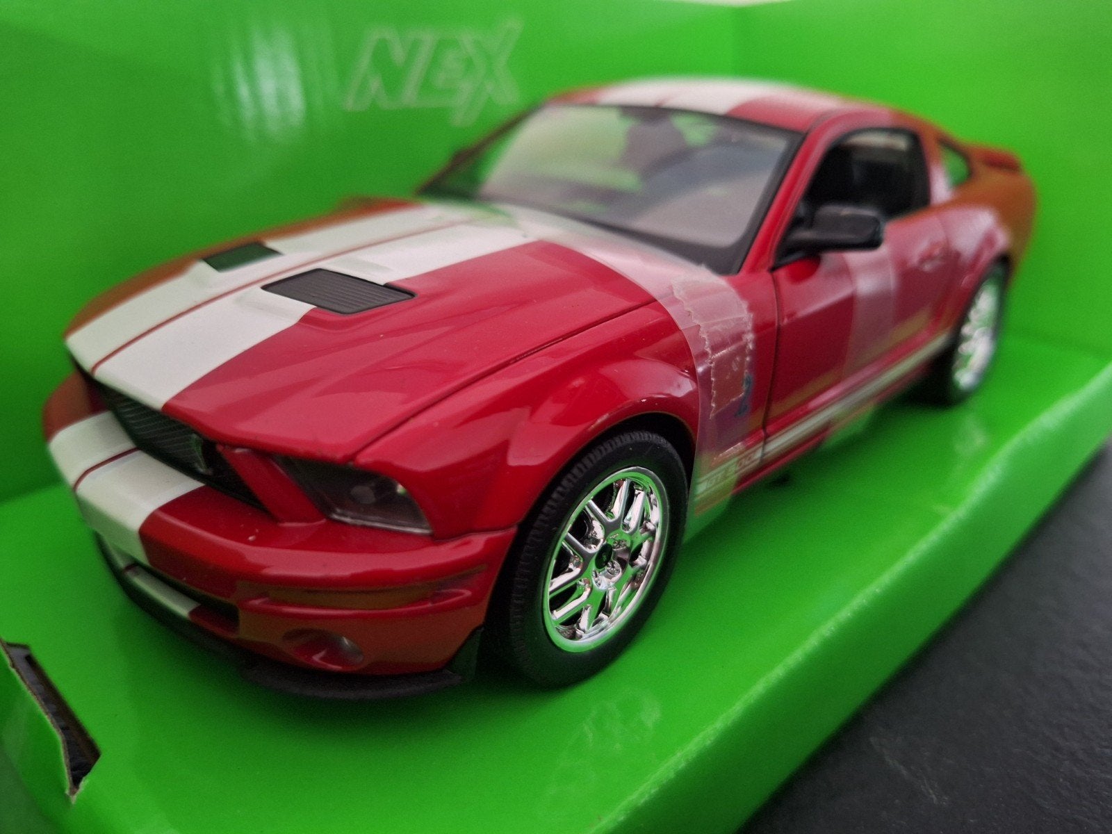 Ford Mustang Shelby Cobra GT 500 Schaal 1:24, Auto, Nieuw, Ophalen of Verzenden, Welly
