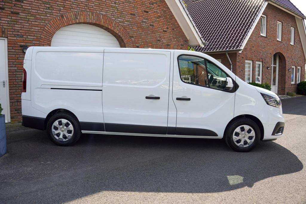 Renault Trafic E-Tech E-Tech L2H1 Advance 52 kWh Aut. NAVI C, Stof, Gebruikt, 700 kg, Renault