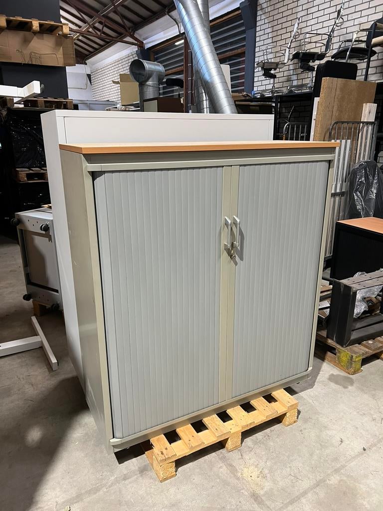 Roldeurkast halfhoog steelcase 130x120 aluminium, 100 tot 150 cm, 100 tot 150 cm, Ophalen of Verzenden, Zo goed als nieuw