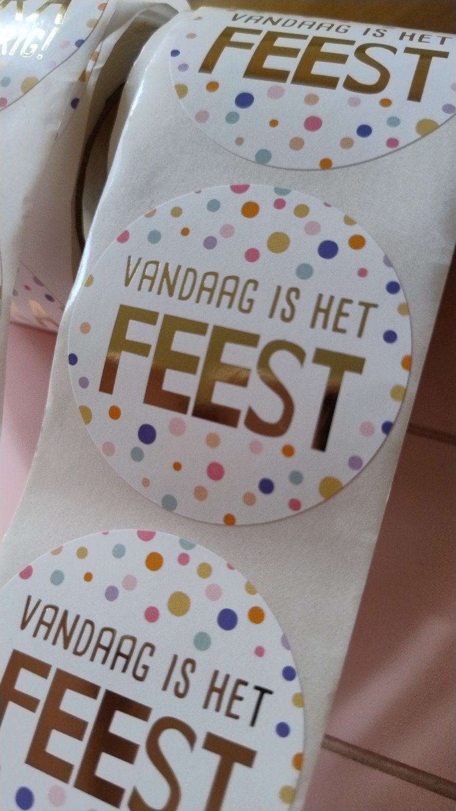 Traktatie - Sluitstickers 5 cm - Vandaag is het Feest, Ophalen of Verzenden, Nieuw, Meerdere stickers