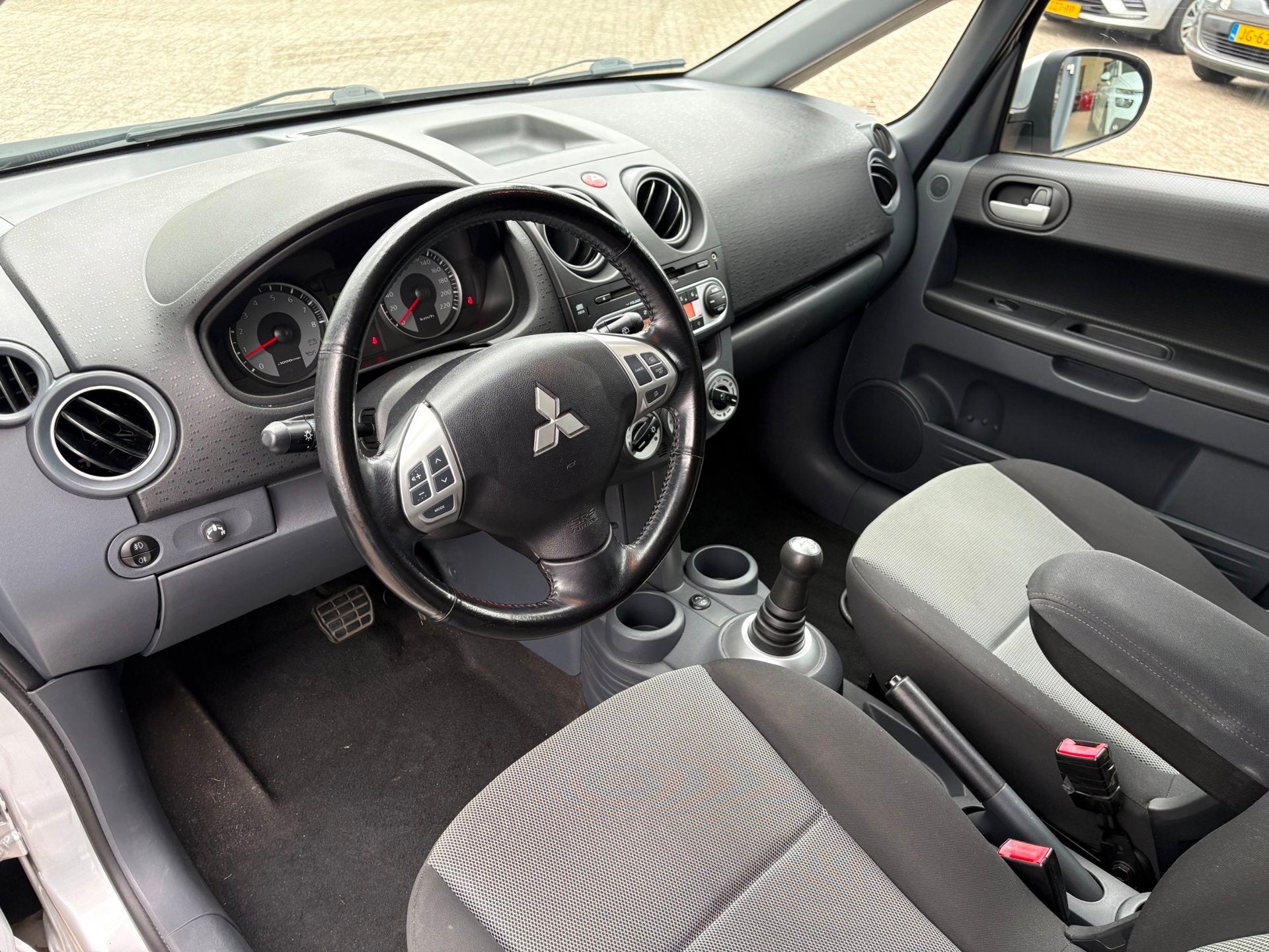Foto 10 van Mitsubishi Colt 1.3 Edition Two *AUTOMAAT *AC