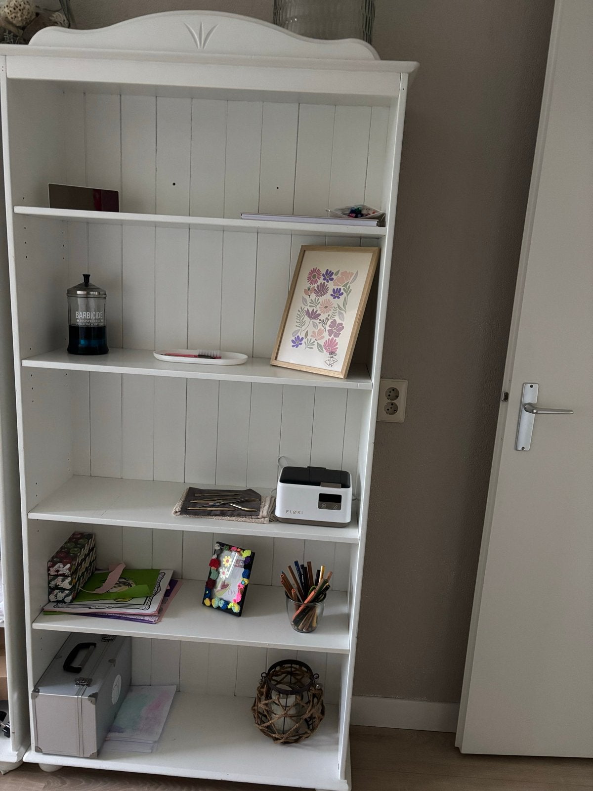 Massief grenen boekenkast, Ophalen, Met plank(en), Gebruikt, 50 tot 100 cm