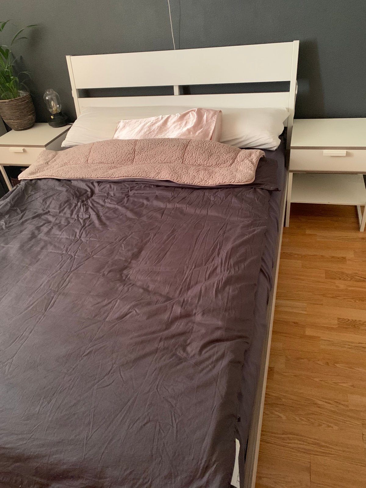 IKEA Trysil bed (140x200) incl lattenbodem en nachtkastjes, Ophalen, Wit, Tweepersoons, 140 cm
