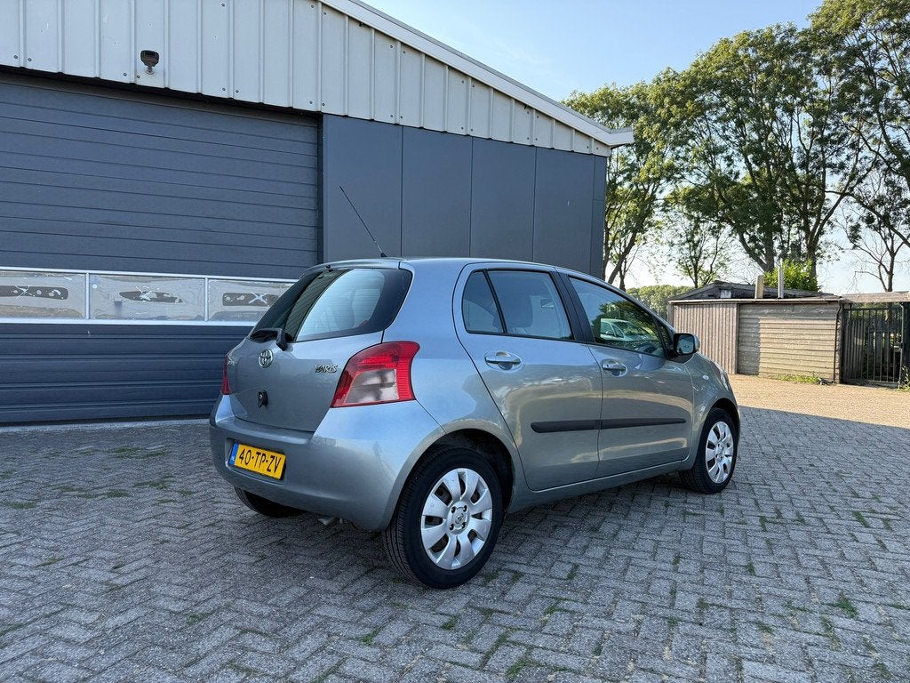 Toyota Yaris 1.3 VVTi Sol 2e Eigenaar/Airco/Volledig onderho, Auto's, Toyota, Voorwielaandrijving, 4 cilinders, 995 kg, Origineel Nederlands