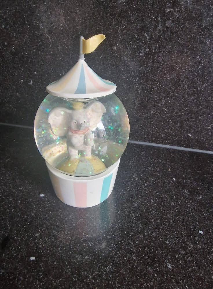 Disney Dumbo Sneeuwbol - Zo goed als nieuw, Ophalen of Verzenden