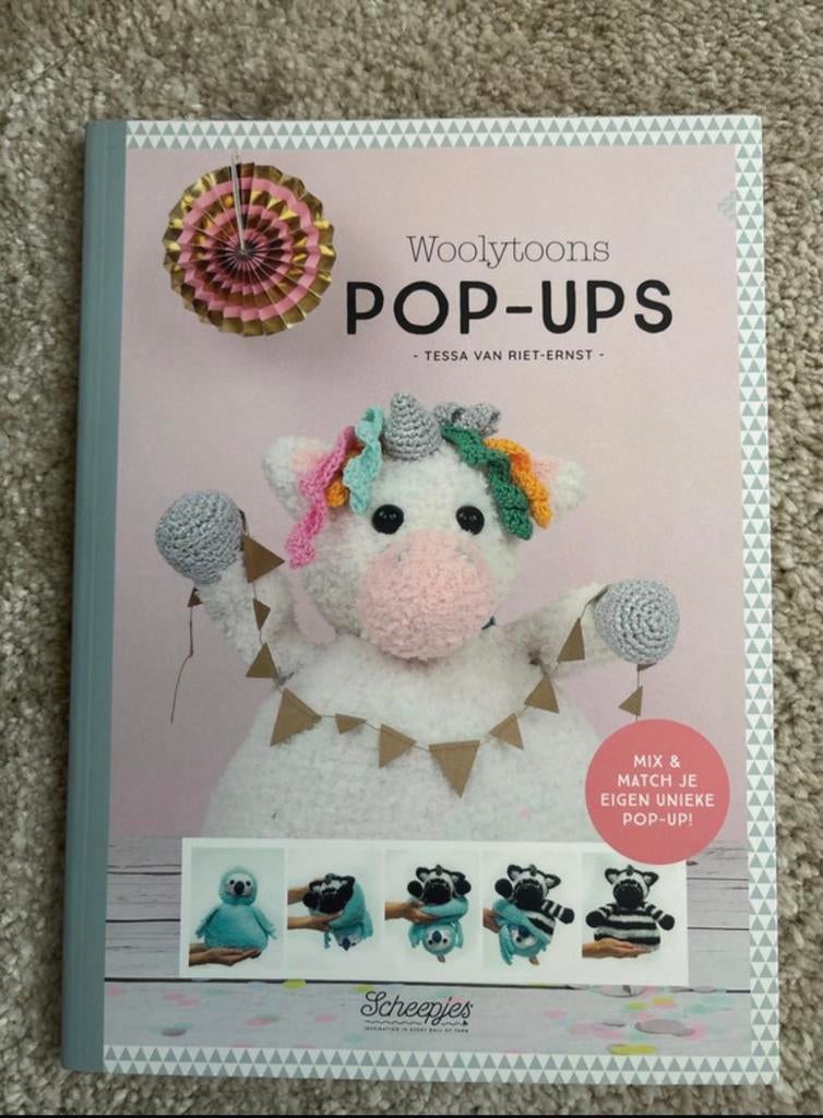 Woolytoons Pop-Ups: Haakboek van Tessa van Riet-Ernst, Ophalen of Verzenden, Zo goed als nieuw, Breien en Haken