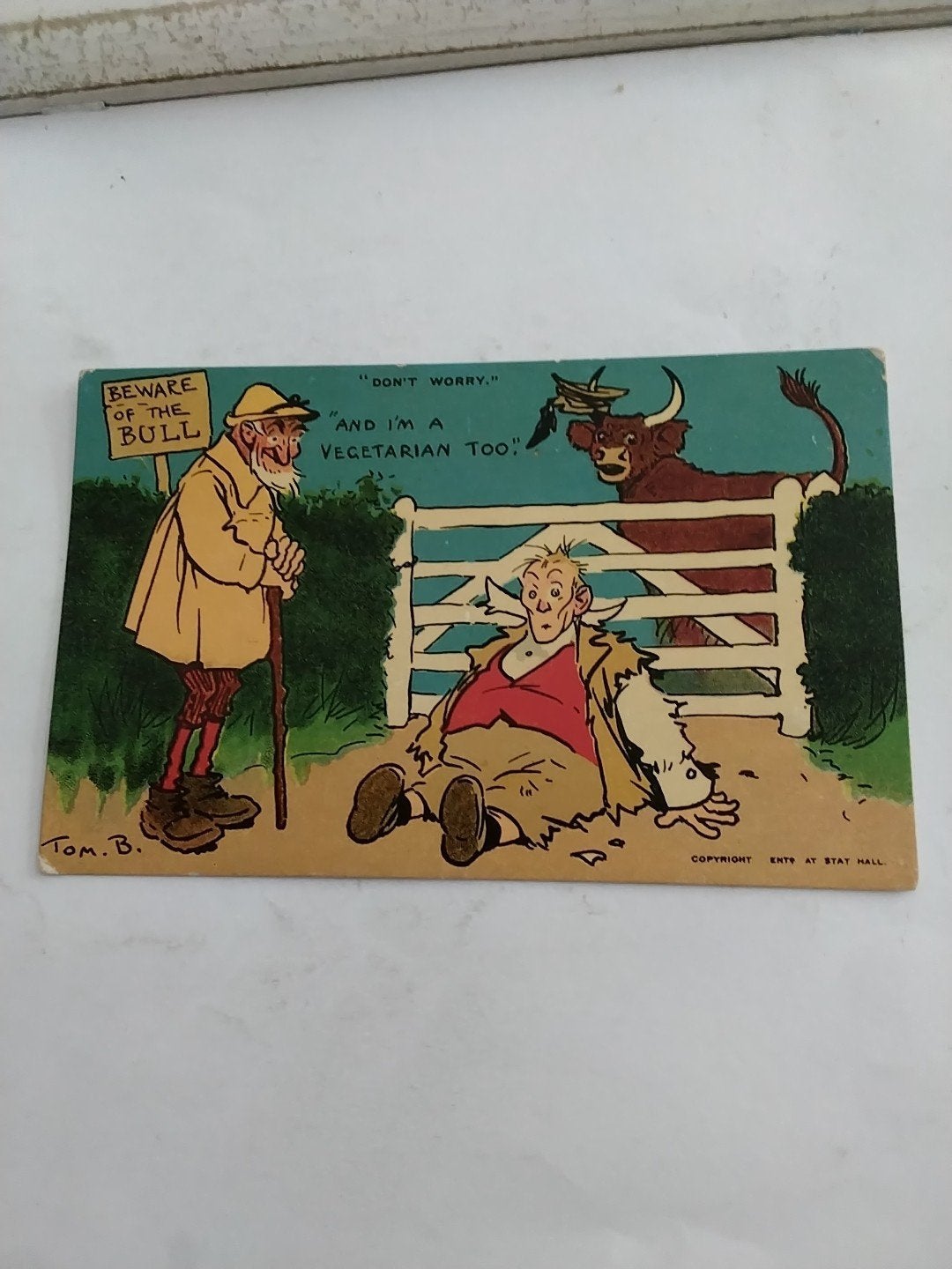 Vintage Humoristische Ansichtkaart: Pas op voor de Stier!, Ophalen of Verzenden, Voor 1920, Gelopen