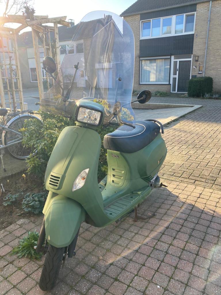Senzo scooter RivaLux S matgroen - bromscooter, Overige merken, Gebruikt, Ophalen of Verzenden, Benzine
