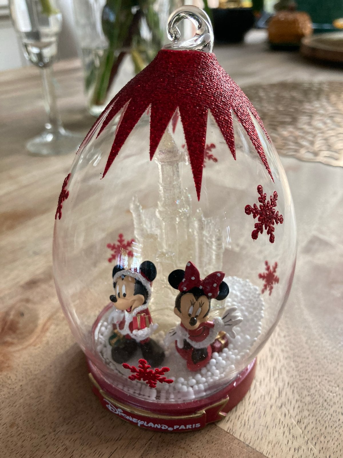Disney Disneyland Parijs Mickey Minnie Kerstbal Licht, Ophalen of Verzenden, Mickey Mouse, Zo goed als nieuw, Beeldje of Figuurtje
