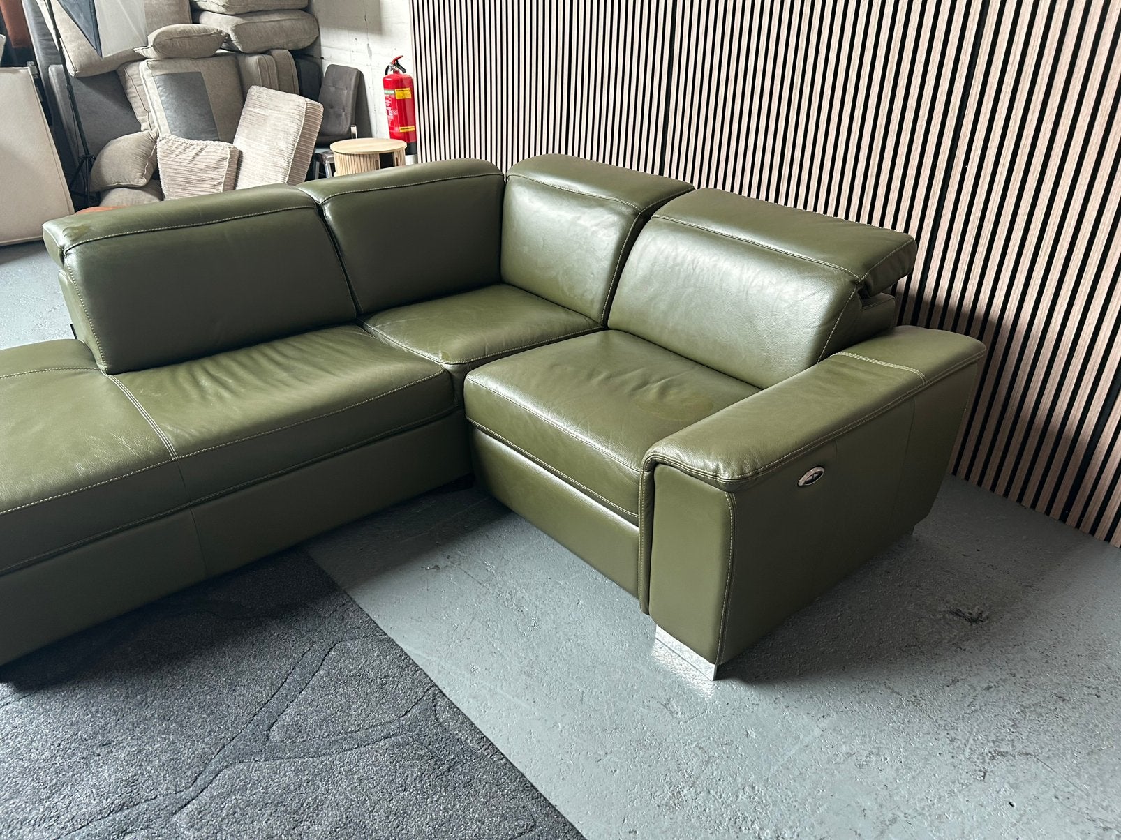 GRATIS LEVERING Chateau D'ax Hoekbank Leer 195X220 GEREINIGD, Huis en Inrichting, Banken | Bankstellen, Chateau d’Ax groen leer