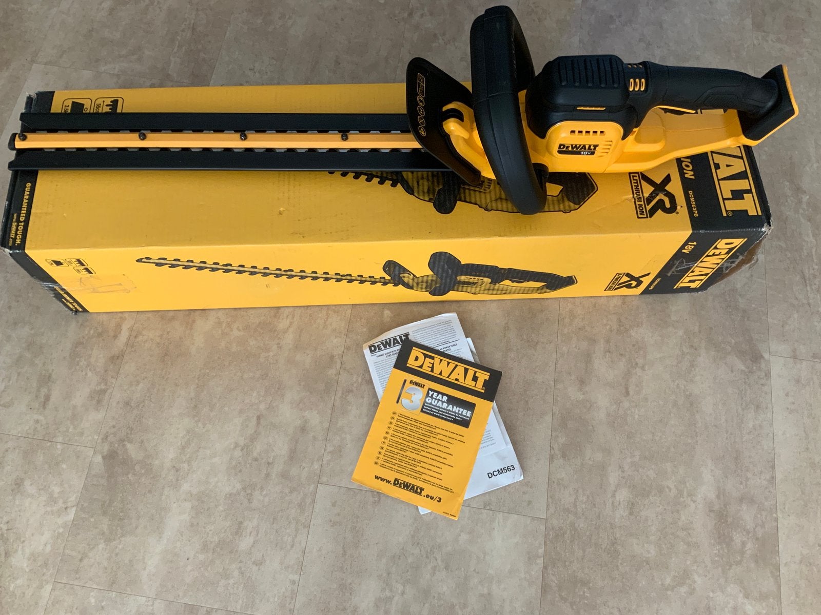 Dewalt DCM563N heggeschaar 18v nieuwstaat, Tuin en Terras, Ophalen of Verzenden, Zo goed als nieuw, Accu