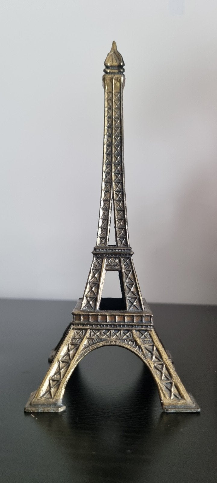 Eiffeltoren standbeeld, Verzenden