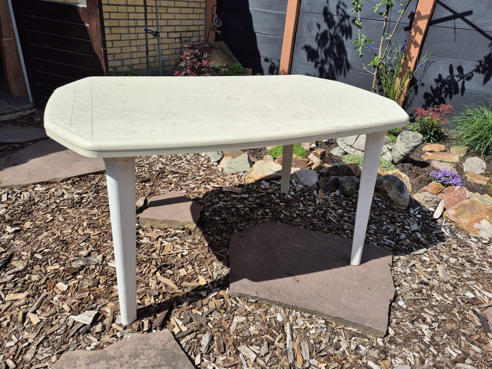 Gratis kunstof tuintafel, Tuin en Terras, Tuintafels, Ophalen, Gebruikt, Rechthoekig, Kunststof