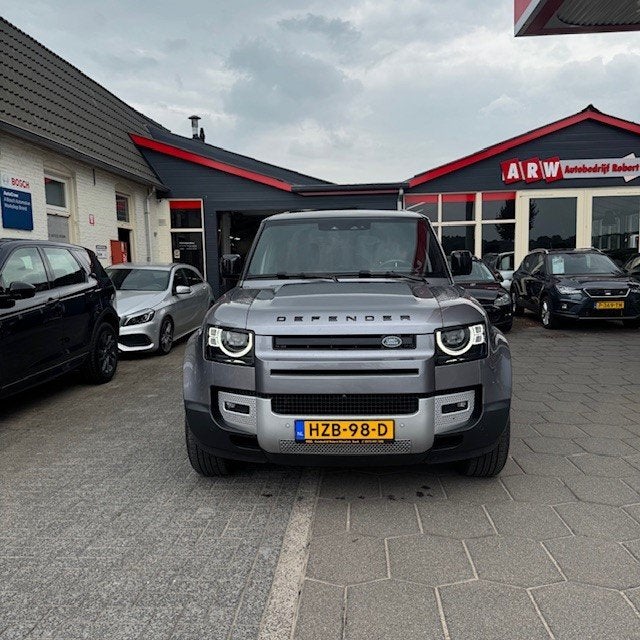 LAND ROVER Defender 110 D250 250pk MHEV AWD Aut X-Dynamic SE, Auto's, Land Rover, Automaat, 249 pk, 2420 kg, Vierwielaandrijving