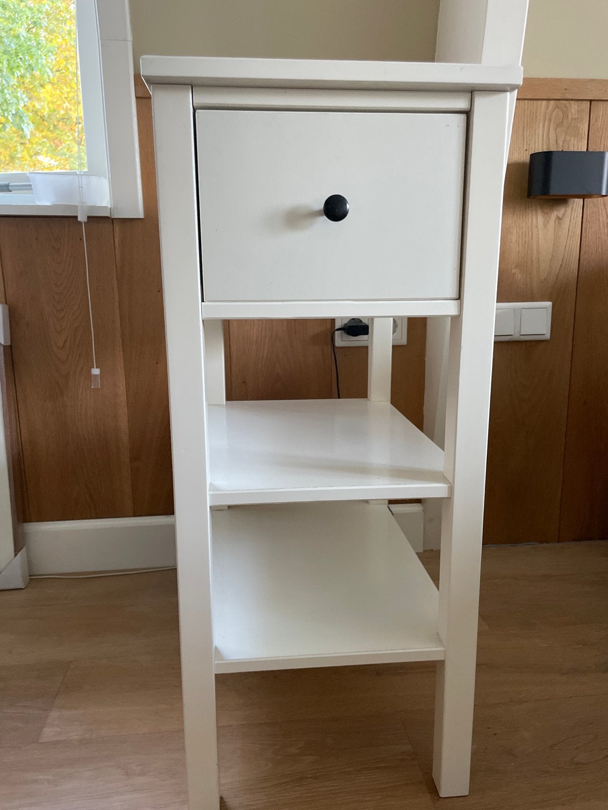 IKEA Hemnes nachtkastje met lade en planken, Gebruikt, Minder dan 45 cm, Ophalen of Verzenden, 70 cm of meer