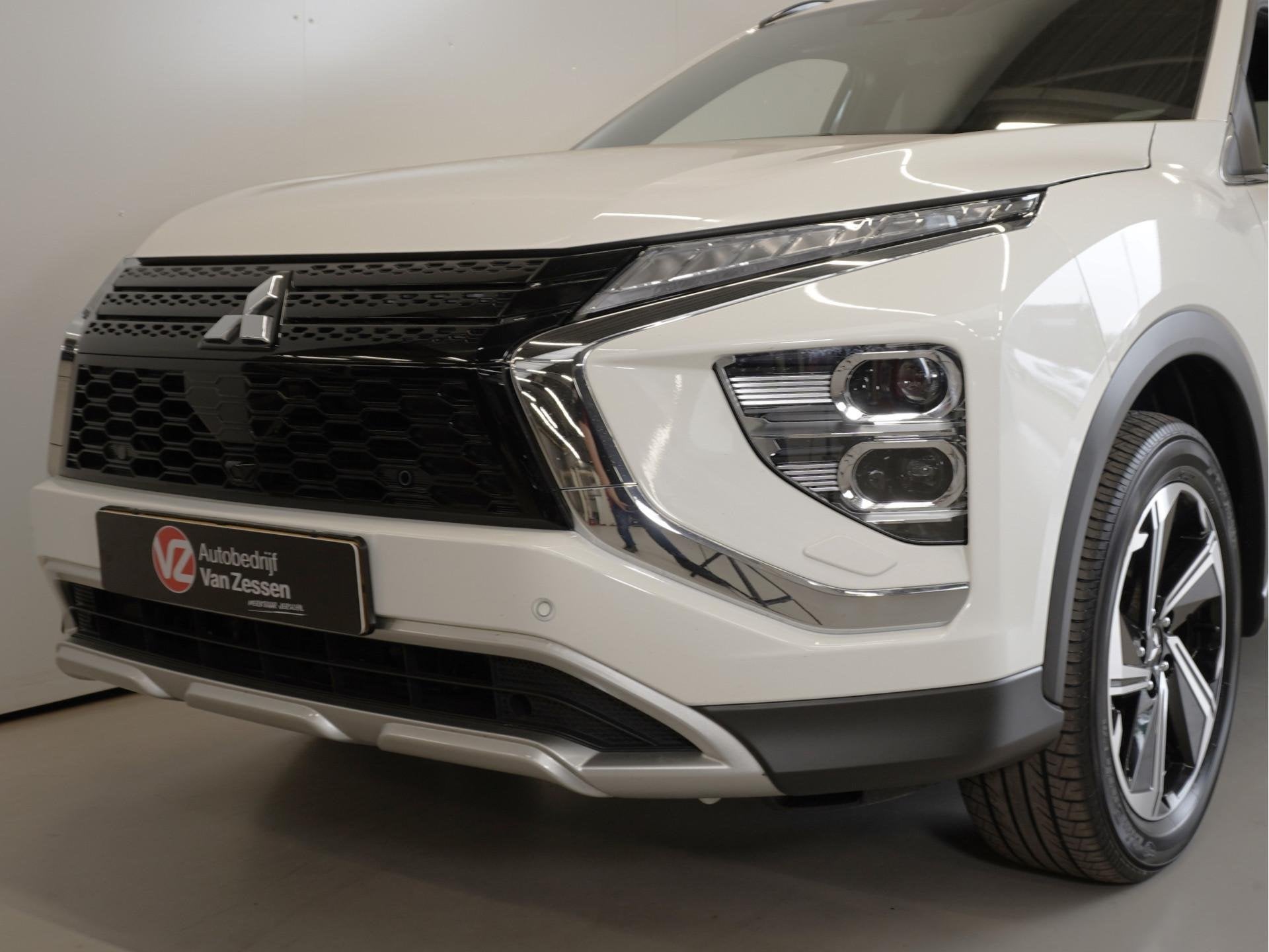 Mitsubishi Eclipse Cross 2.4 PHEV Intense+ | Navigatie | App, Auto's, 4 cilinders, Wit, Bedrijf, Vierwielaandrijving