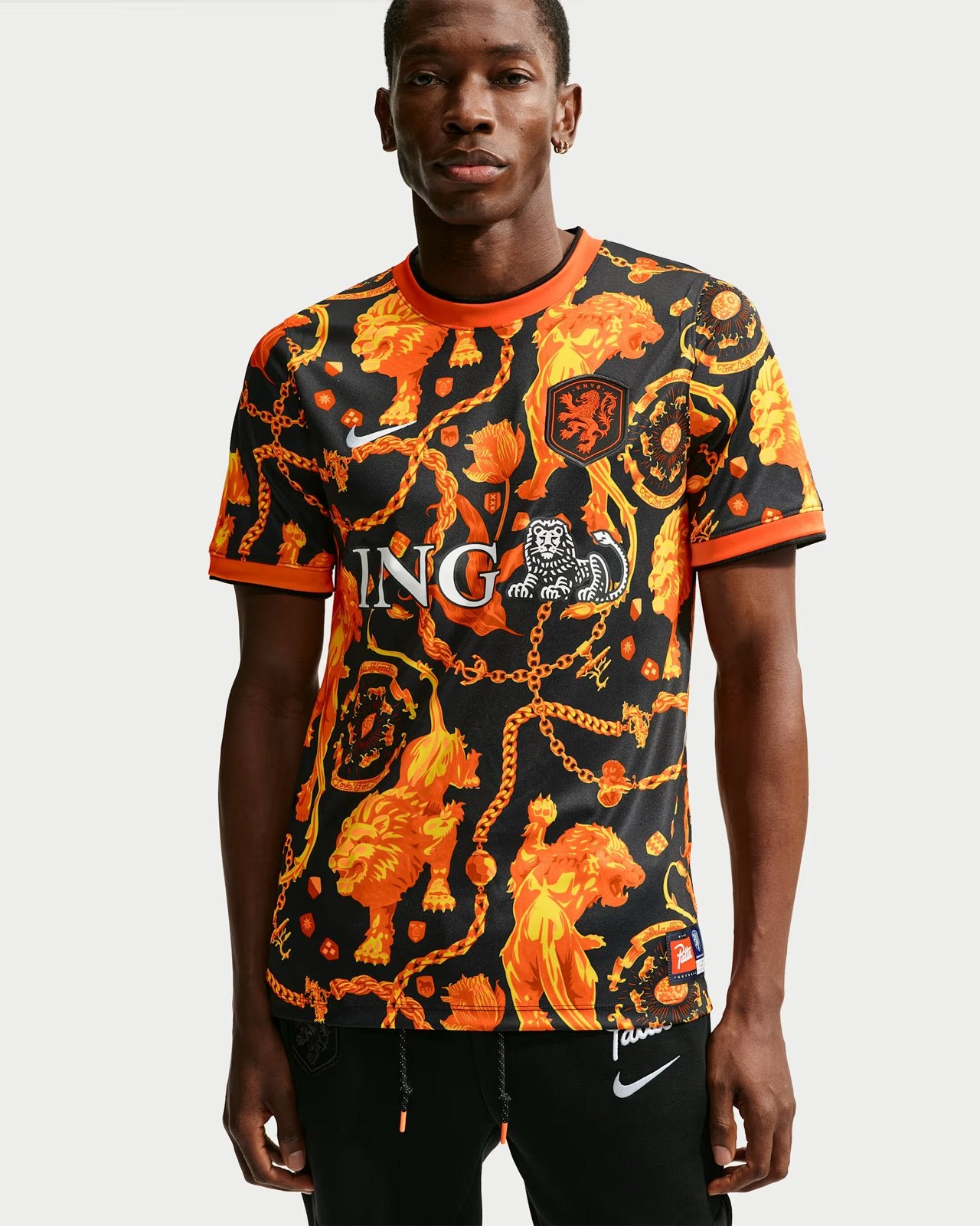 Patta x NIKE x KNVB pre-match shirt ING versie MEDIUM, Kleding | Heren, Sportkleding, Maat 48/50 (M), Nieuw, Oranje, Ophalen of Verzenden