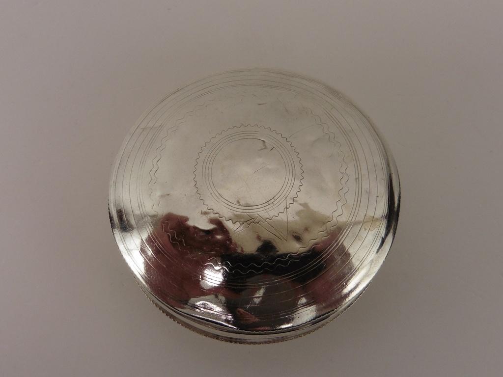 Zilveren pillendoosje                                   Z190, Antiek en Kunst, Ophalen of Verzenden, Zilver