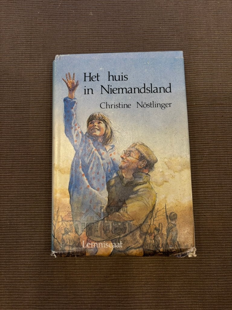 Het huis in Niemandsland Christine Nöstlinger hardcover boek, Boeken, Ophalen of Verzenden, Gelezen, Christine Nöstlinger, Fictie