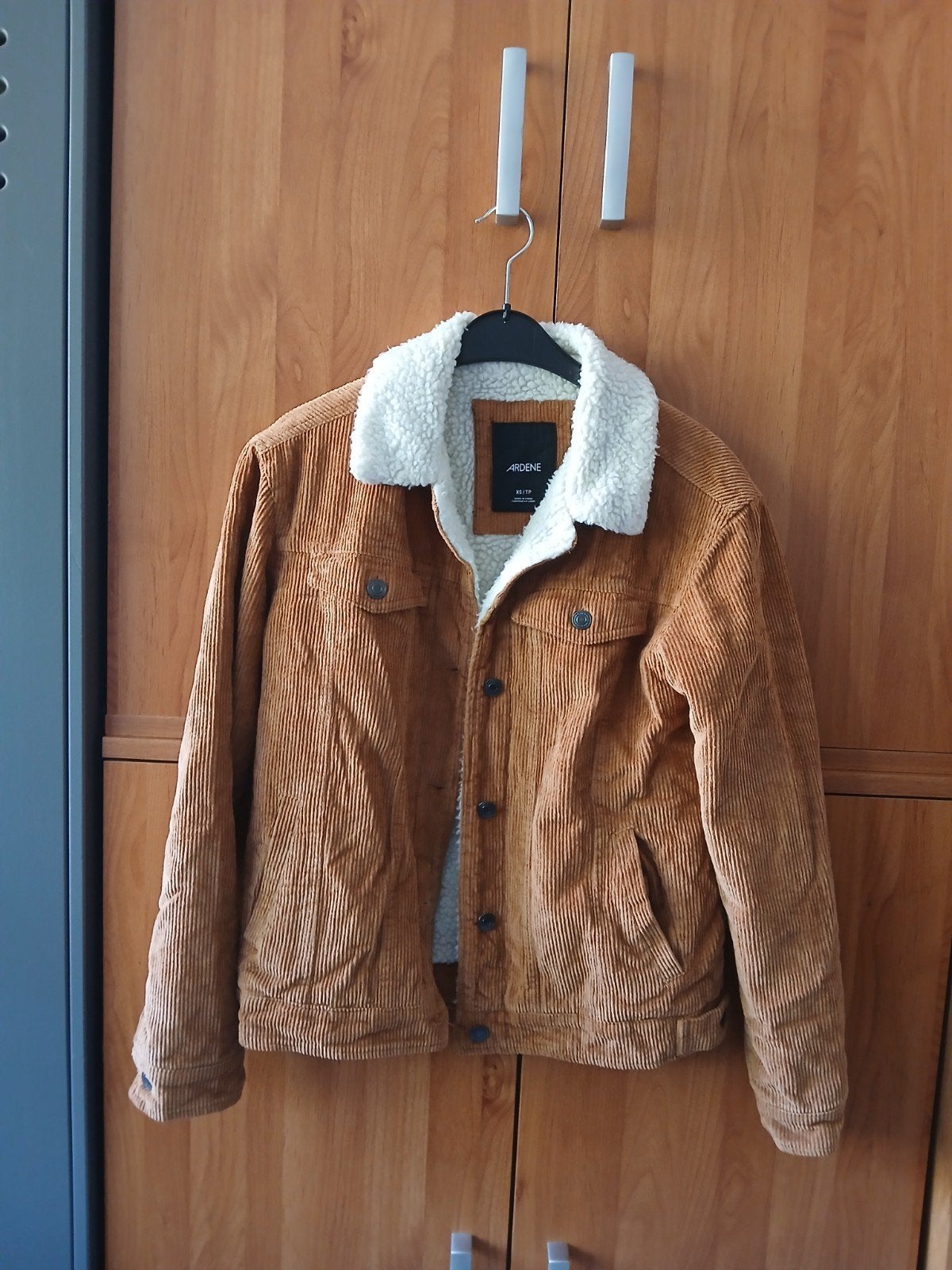 Ardene ribfluweel teddyJas - Maat XS, Ardene, Bruin, Ophalen of Verzenden, Zo goed als nieuw