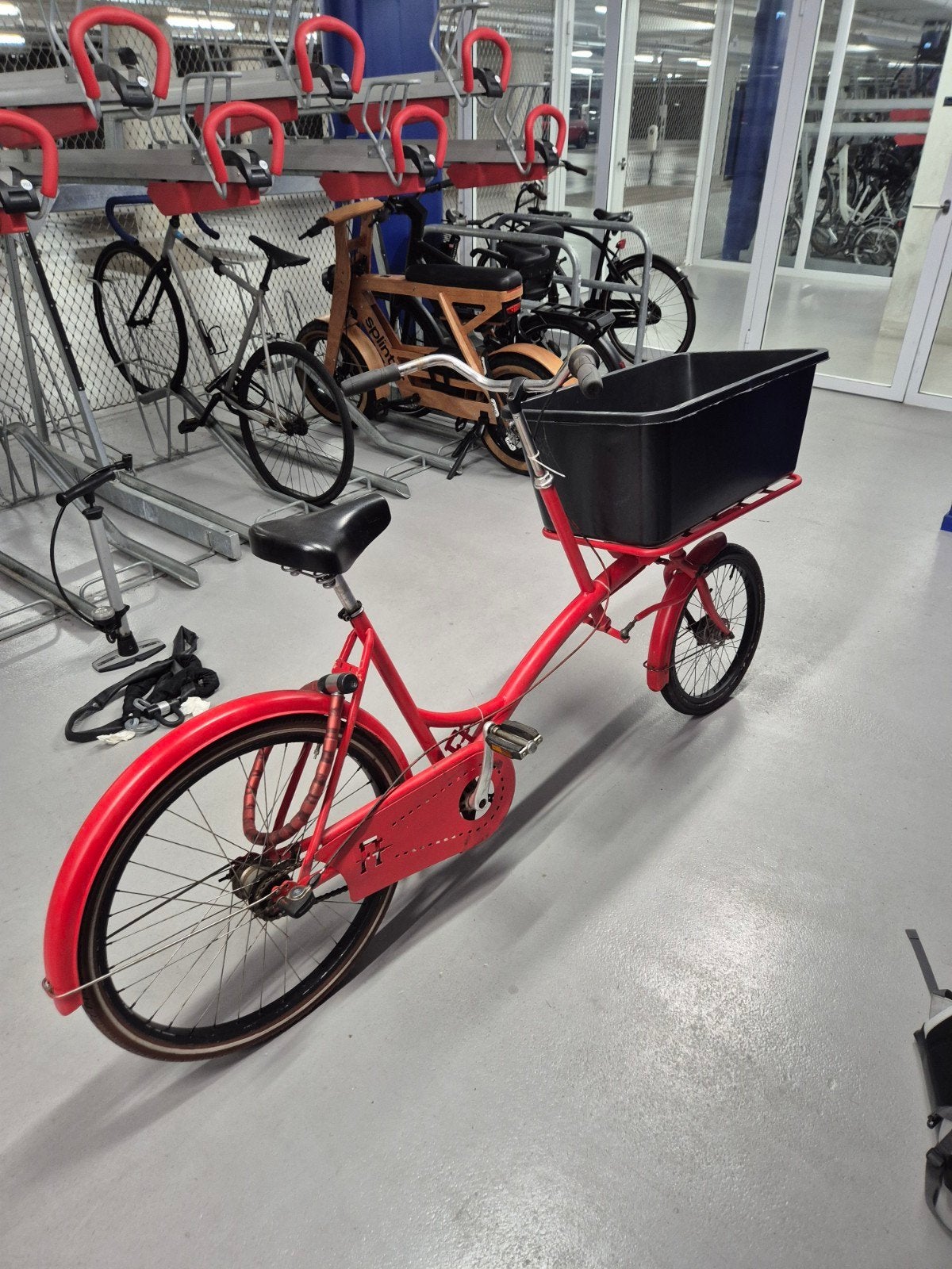Fiets Fabriek Filibus Rood, Fietsen en Brommers, Fietsen | Bakfietsen, Ophalen, Terugtraprem, Gebruikt, Goederen