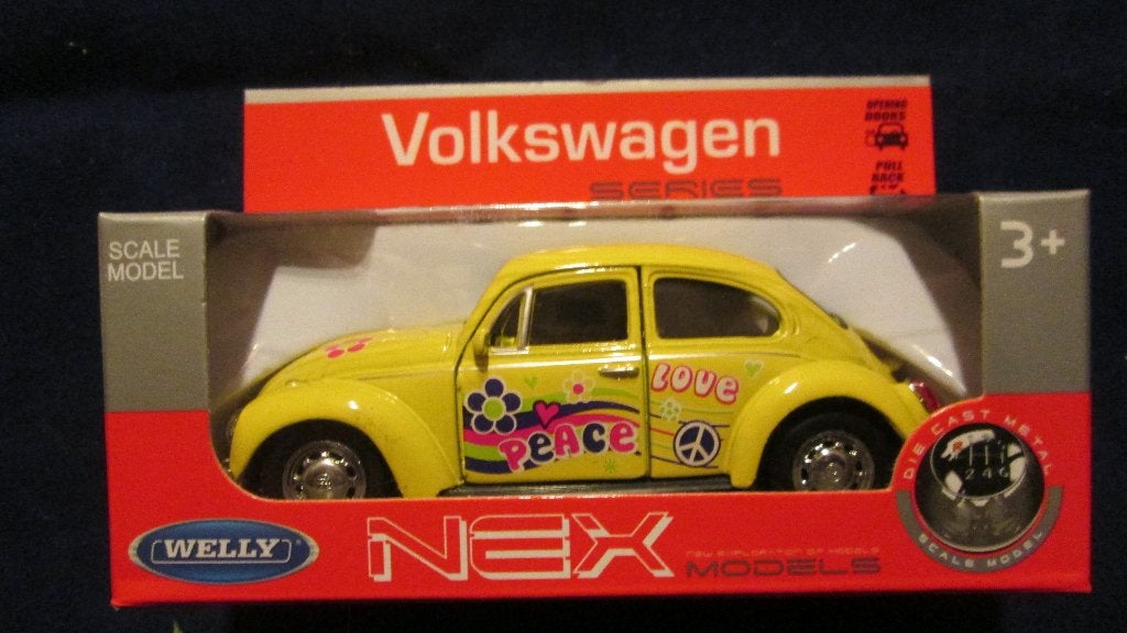 VW Kever Flower Power Geel Welly 1:36, Ophalen of Verzenden, Nieuw, Auto