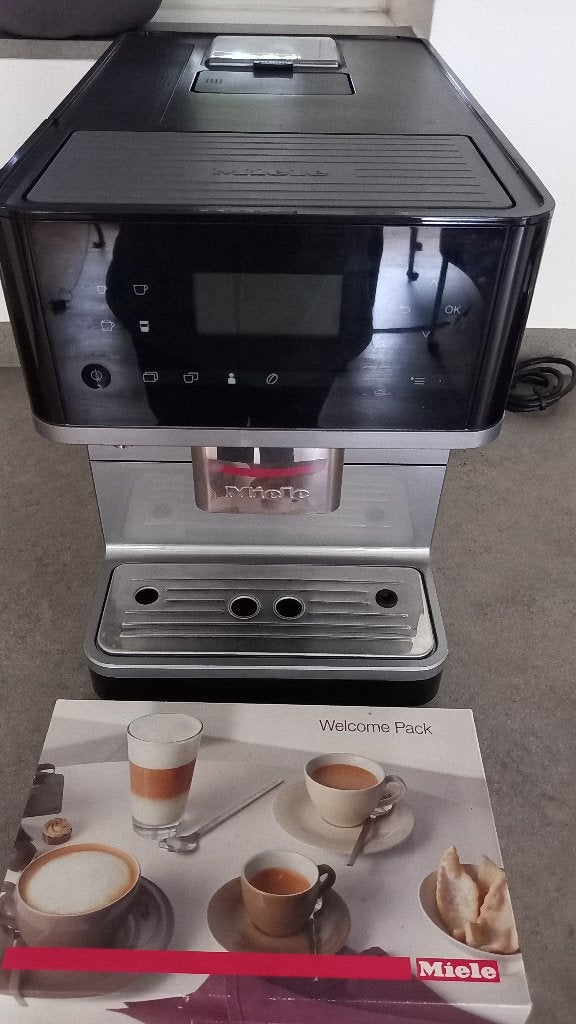 Miele koffiezet machine CM6310, Ophalen, Afneembaar waterreservoir, Koffiemachine, Koffiebonen