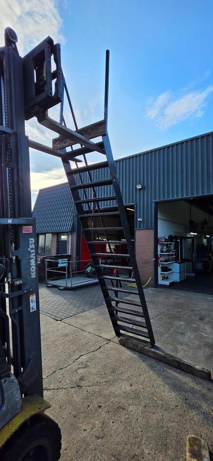 stalen trap zwart hoog 3.55mtr nor131, Doe-het-zelf en Verbouw, Ophalen of Verzenden, 2 tot 4 meter