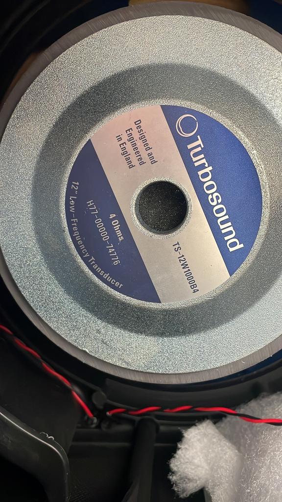 Defecte 12” Turbosound TS-12W1000B4 voor recone project, Overige merken, Subwoofer, Ophalen of Verzenden, Zo goed als nieuw