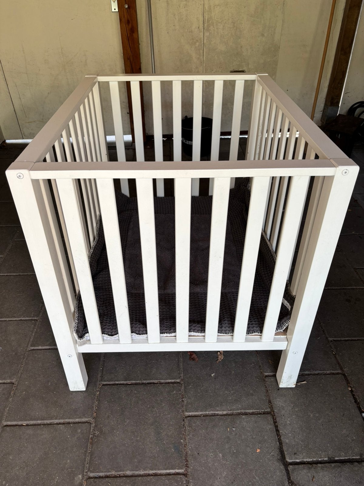 Witte box van het merk Koeka. Maat is 100x80x85, Kinderen en Baby's, Boxen, Ophalen, Gebruikt, Rechthoekig, In hoogte verstelbaar
