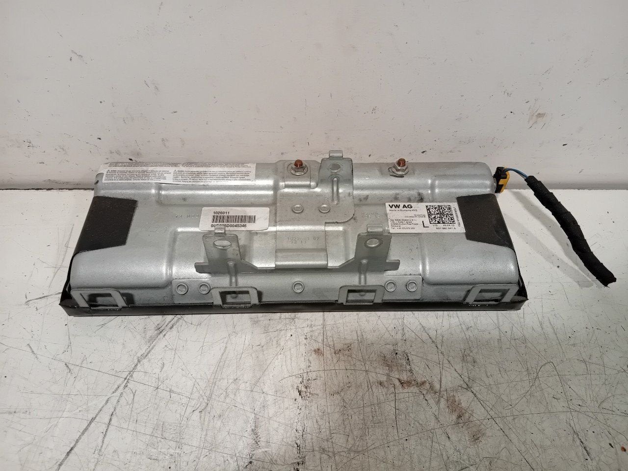 Airbag knie links Volkswagen Golf, Onderdelen@venauto.nl, Van der Ven Autorecycling B.V., Gebruikt, Ettenseweg 76, 4706 PB Roosendaal, The Netherlands