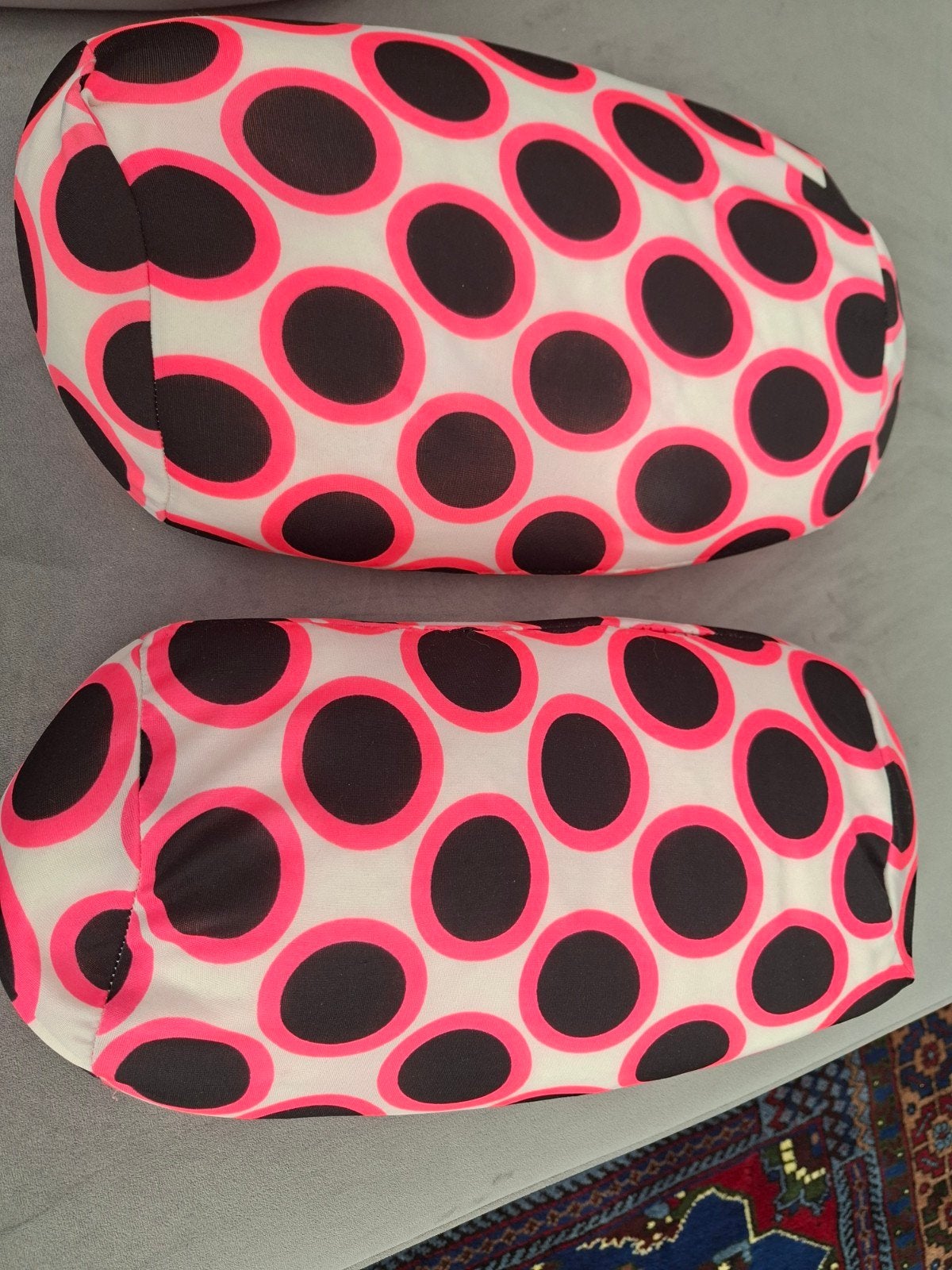 Set van 2 roze en zwarte stippen rolkussens, Meerkleurig, Met print, Ophalen of Verzenden, Zo goed als nieuw