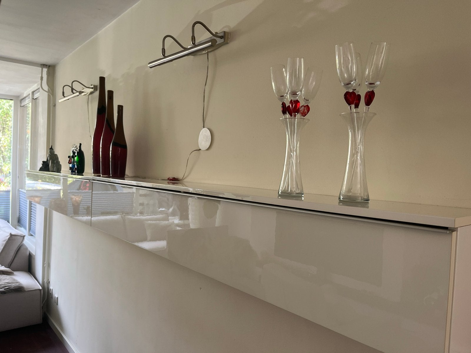 Witte hoogglans wandkast - zwevend dressoir, Huis en Inrichting, Ophalen, Overige materialen, Gebruikt, 200 cm of meer