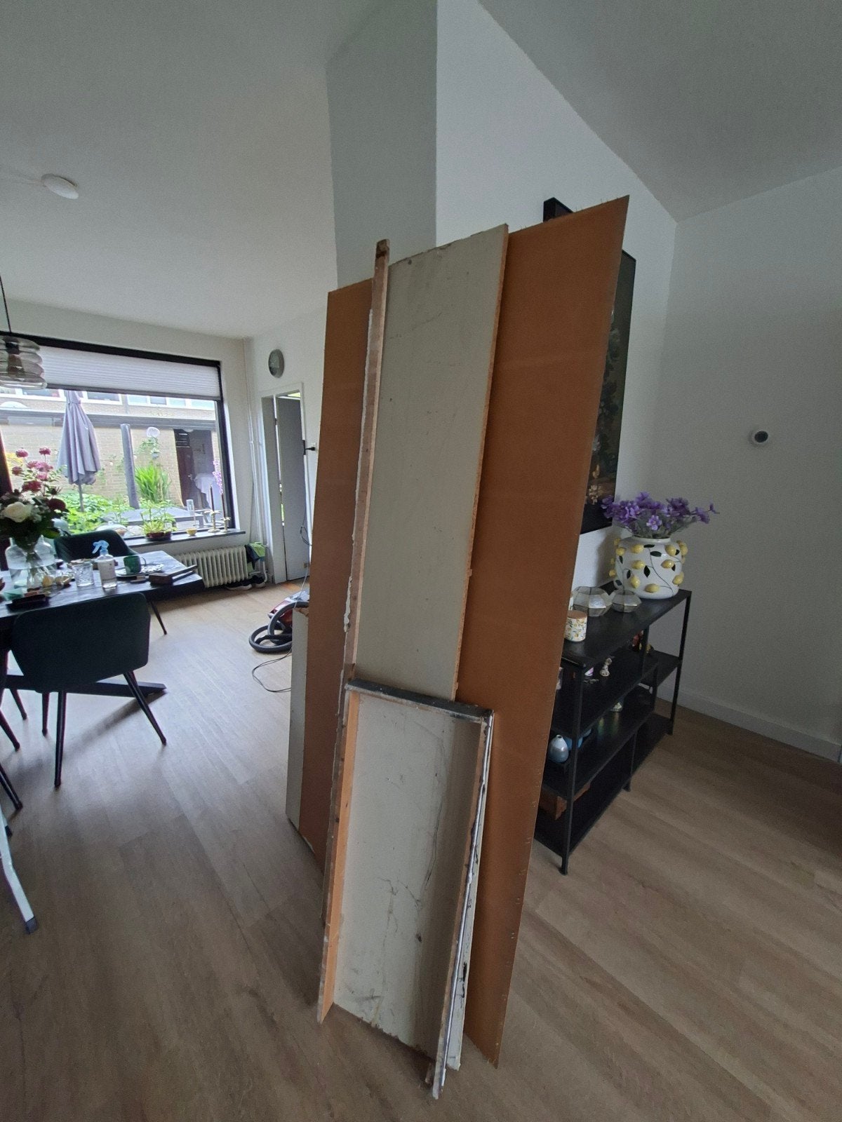 Gratis hout van gesloopte kast, Ophalen