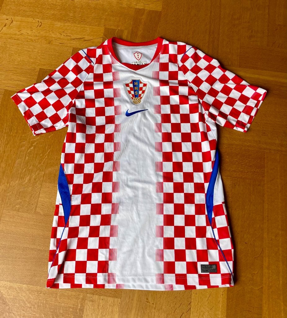Voetbalshirt Kroatië maat M, Sport en Fitness, Voetbal, Maat M, Ophalen of Verzenden, Nieuw, Shirt