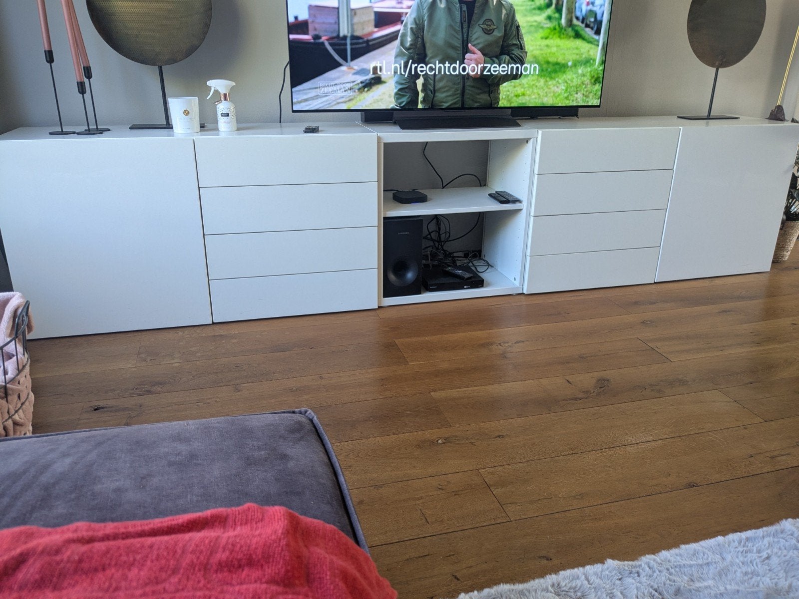 IKEA HOOGGLANS TV/MEUBEL DRESSOIR, Ophalen, 25 tot 50 cm, 200 cm of meer