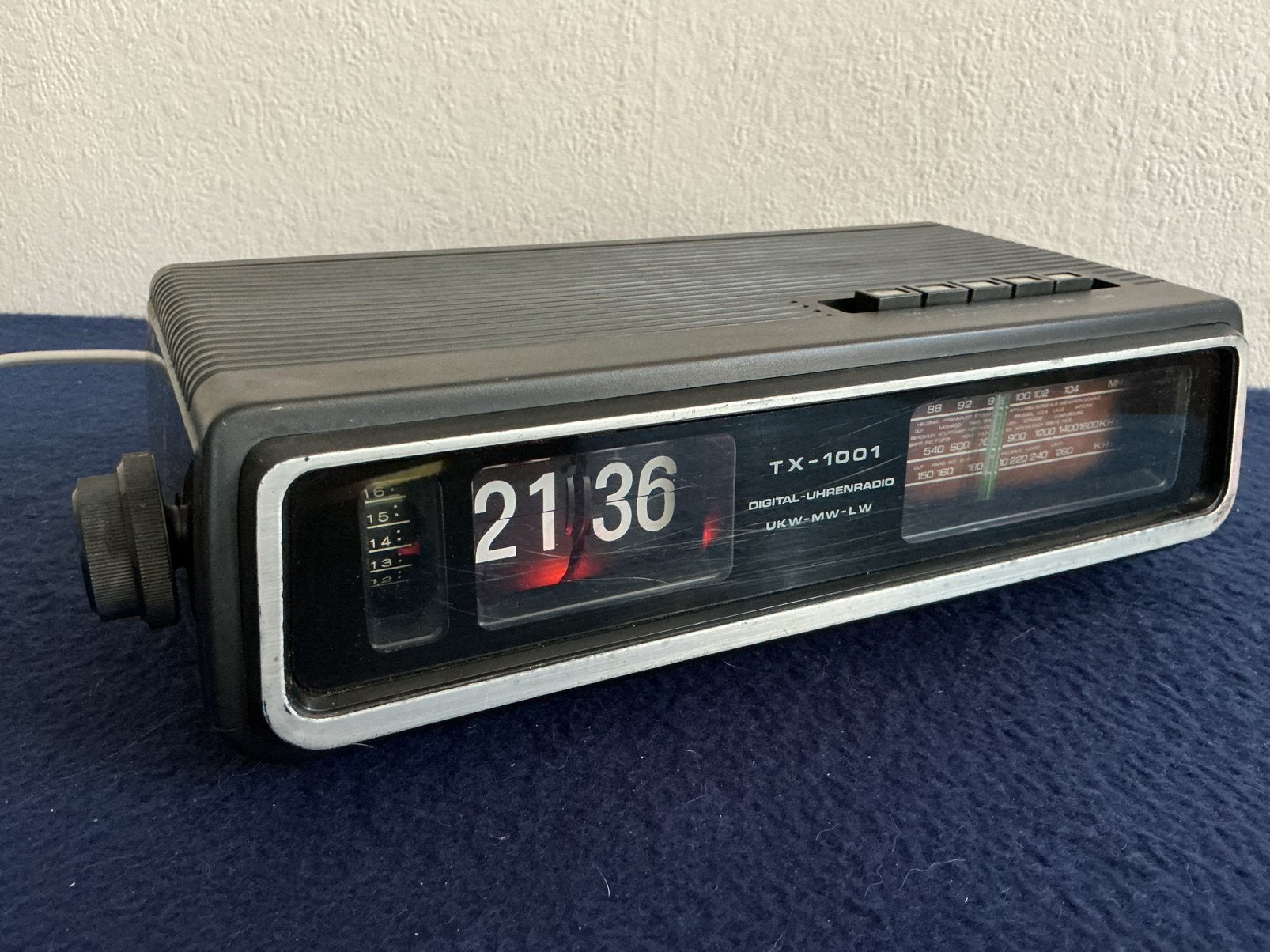 vintage flip klokradio, Witgoed en Apparatuur, Ophalen of Verzenden, Gebruikt
