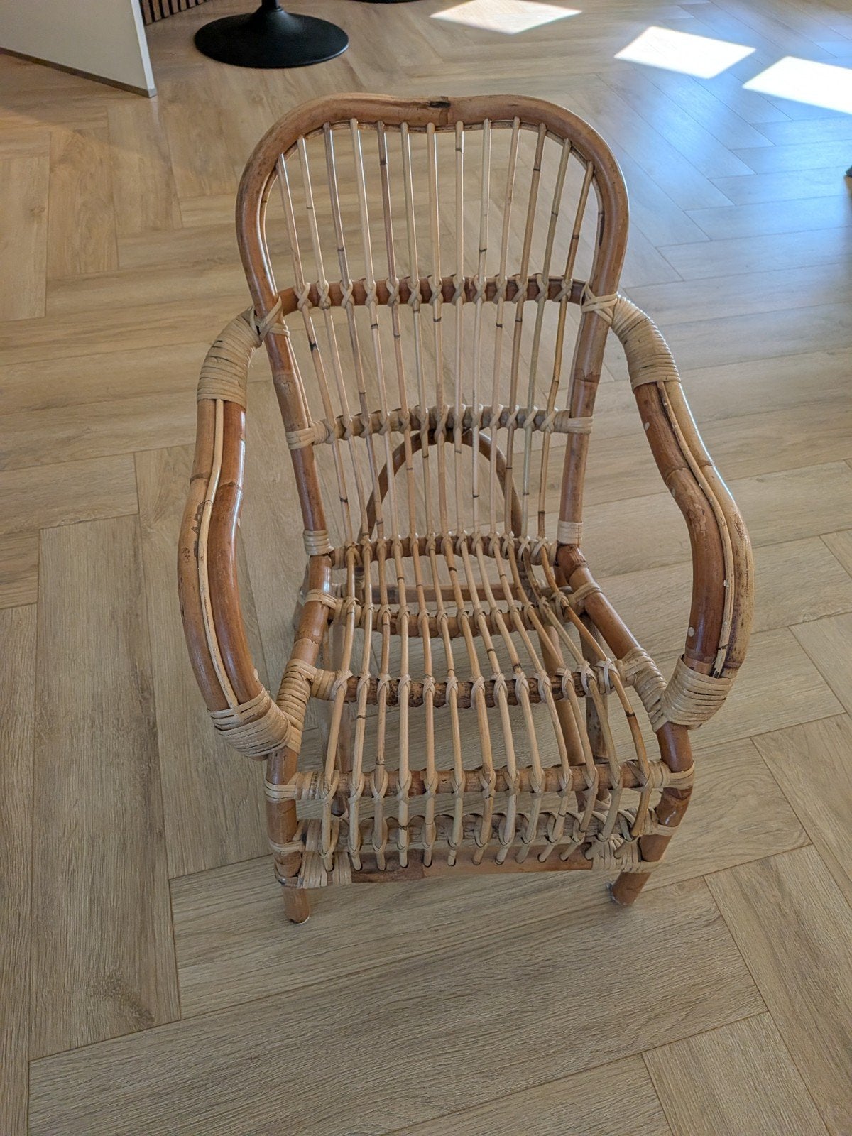 Xenos rotan kinderstoel, Ophalen