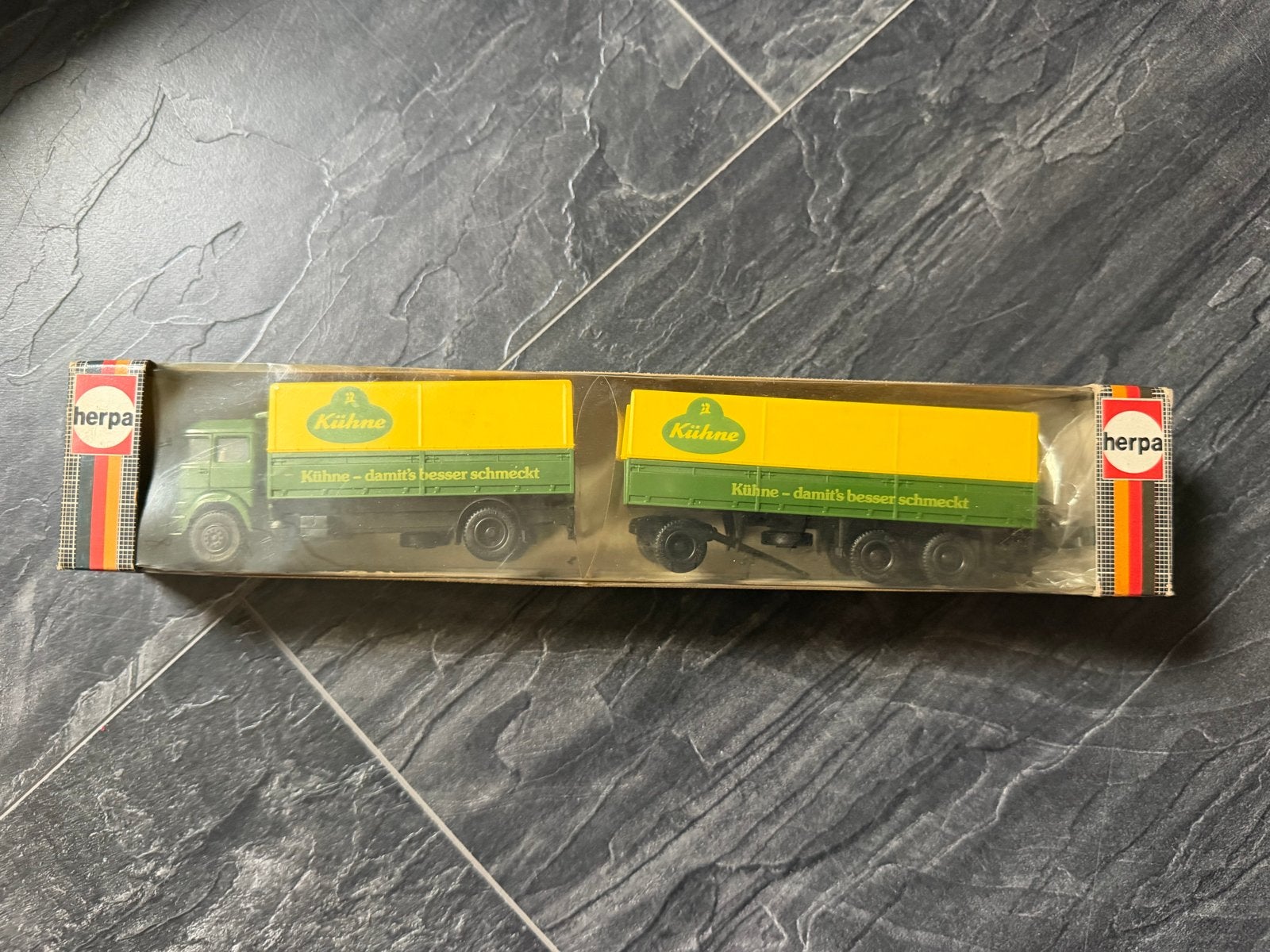 Herpa vrachtwagen met aanhanger - Kühne, Overige merken, 1:50 of kleiner, Nieuw, Ophalen of Verzenden