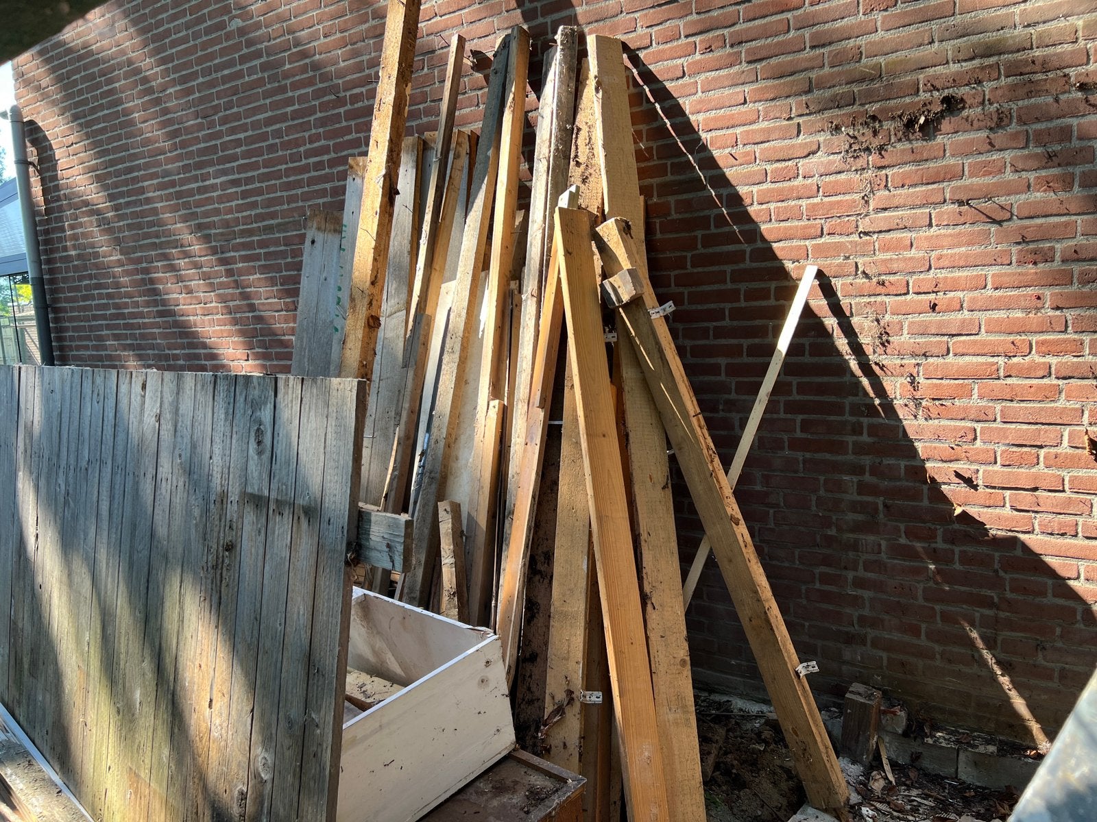 gratis planken en brandhout alles in een keer meenemen, Tuin en Terras, Tuinschermen, Ophalen, Gebruikt, 200 cm of meer, Minder dan 100 cm