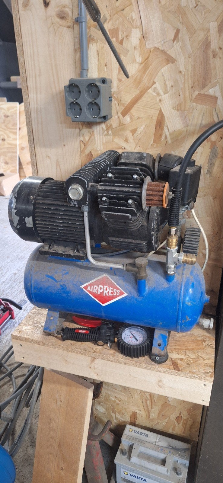 Airpress 25L compressor, Doe-het-zelf en Verbouw, Compressors, Ophalen, Gebruikt, 6 tot 10 bar, 25 tot 100 liter