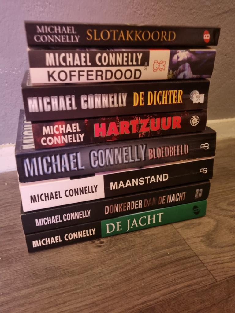 Michael Connelly Boekenpakket - 8 Spannende Thrillers, Boeken, Ophalen of Verzenden, Gelezen, Michael Connelly, Nederland