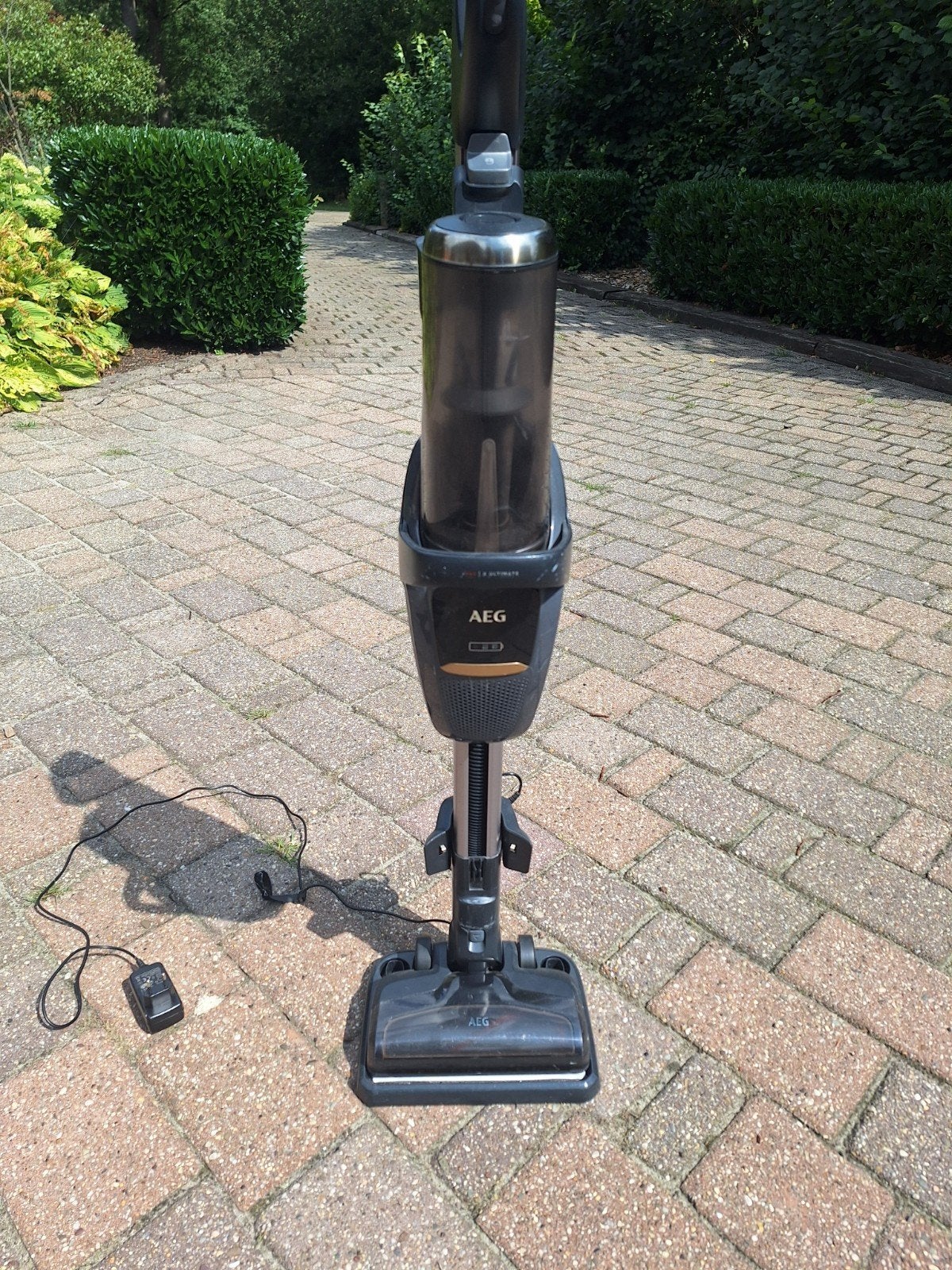 AEG FX9 X Ultimate Steelstofzuiger - Draadloos en Krachtig, Ophalen, Gebruikt, Inclusief accessoires, Reservoir