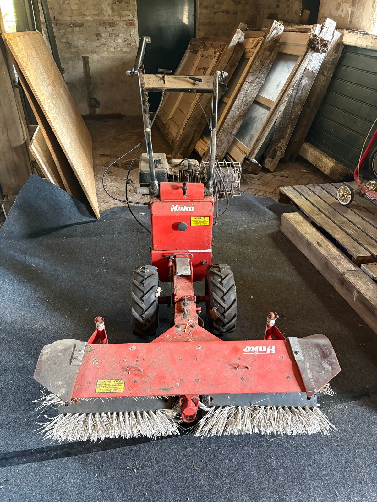 Hako veegmachine / borstelmachine, Ophalen