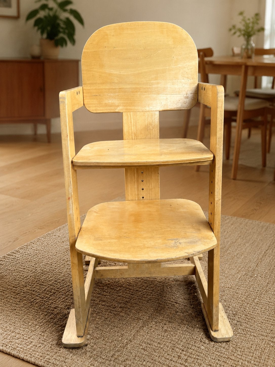Vintage houten kinderstoel - verstelbaar, Kinderen en Baby's, Kinderstoelen, Ophalen of Verzenden, Gebruikt, Meegroeistoel
