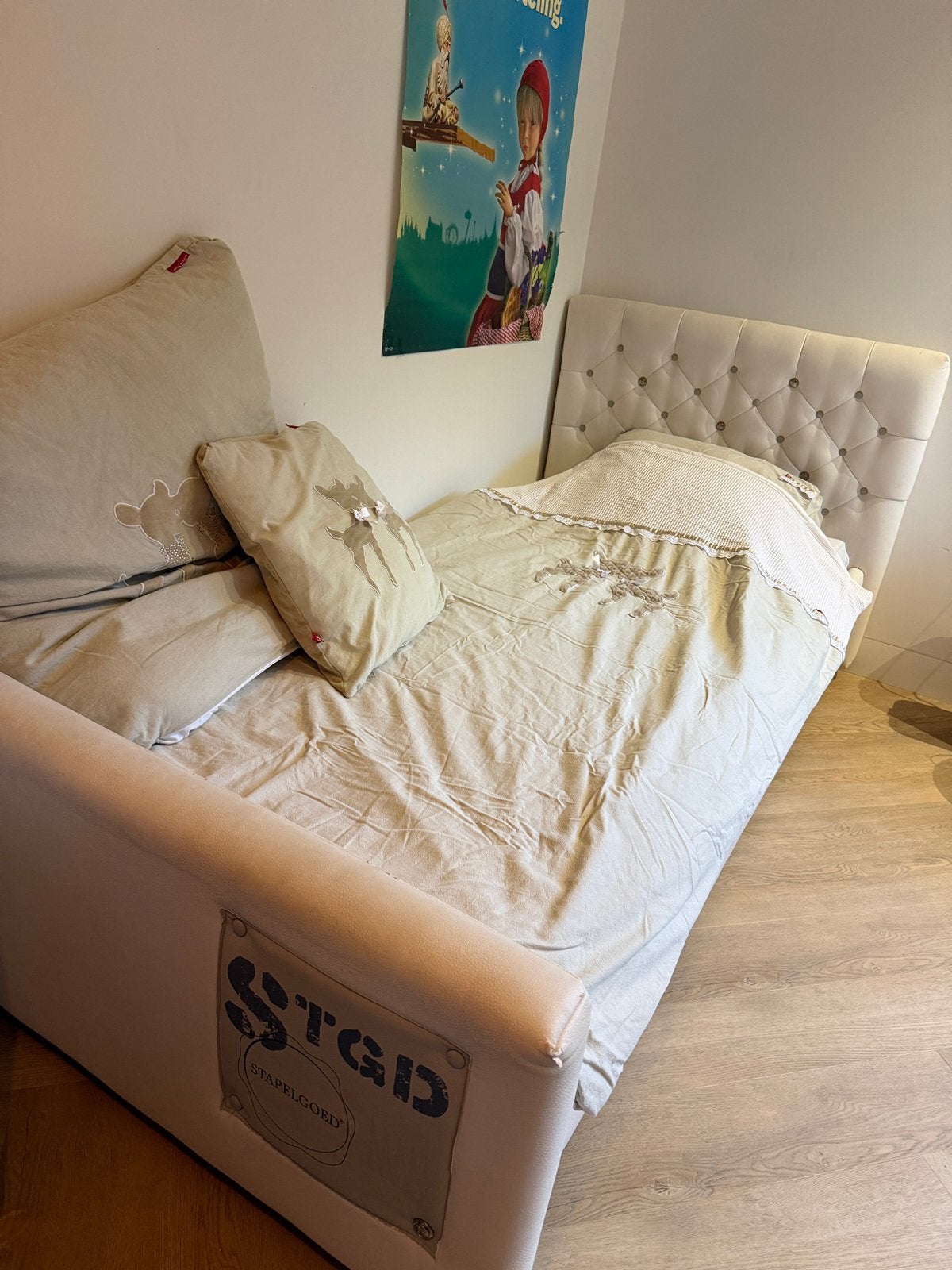 Stapelgoed bed 90x200cm, Ophalen, 85 tot 100 cm, Zo goed als nieuw, Lattenbodem