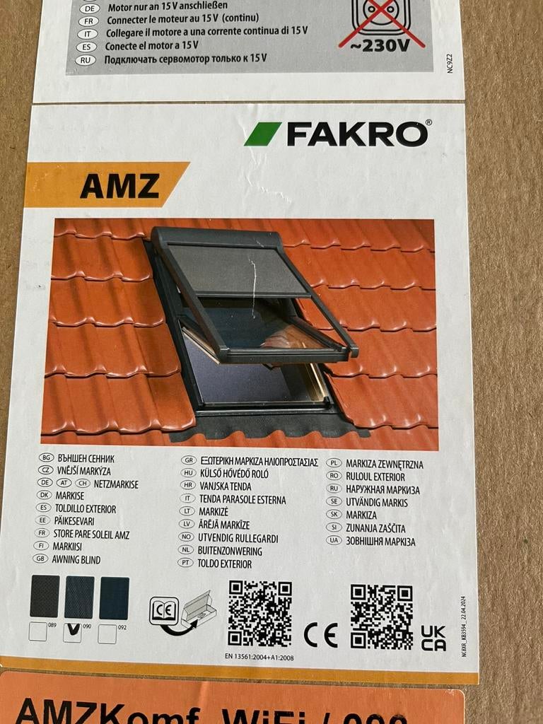 Fakro zonwering buitenzijde 4 stuks beschikbaar. Prijs /stuk, Ophalen, Steen of Klei, Zwart, Zo goed als nieuw