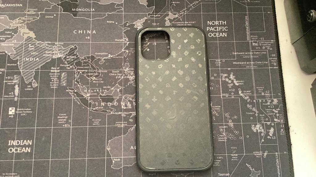 Dbrand telefoon hoesje voor iphone 12 pro max, Ophalen of Verzenden, Zo goed als nieuw, IPhone 12 Pro Max