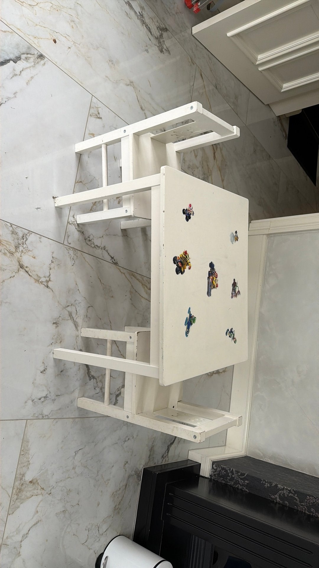 Speeltafel / kleurtafel  met stoelen Mario Kart stickers, Ophalen of Verzenden, Gebruikt